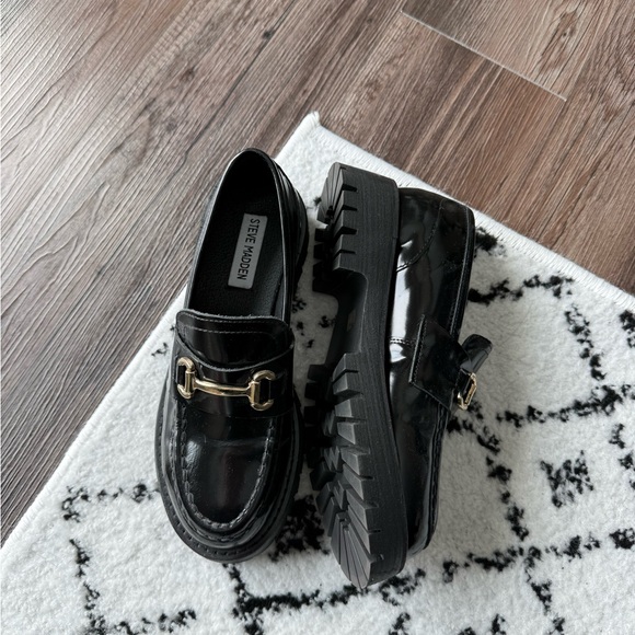 Steve Madden Black Loafers with Gold Buckle - Picture 4 of 6